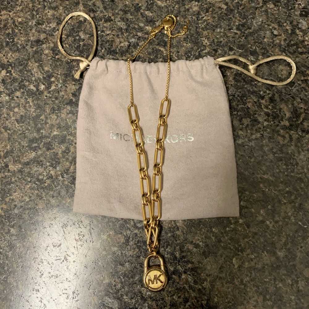 Micheal Kors chain necklace